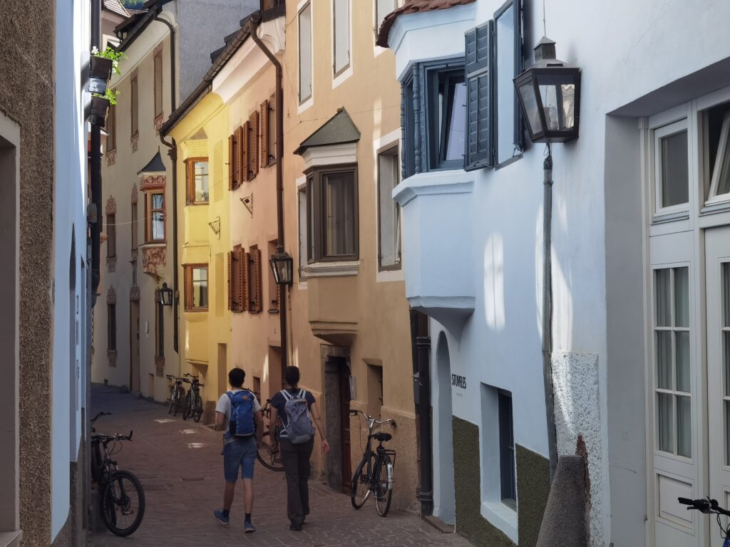 Durch die historischen Gassen in Stufels Brixen spazieren